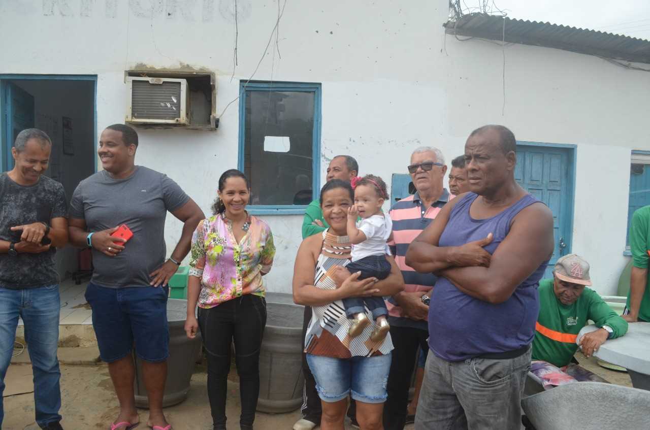 Camacã: Funcionário recebe Placa de Reconhecimento pelos 40 anos de serviço prestados a prefeitura
